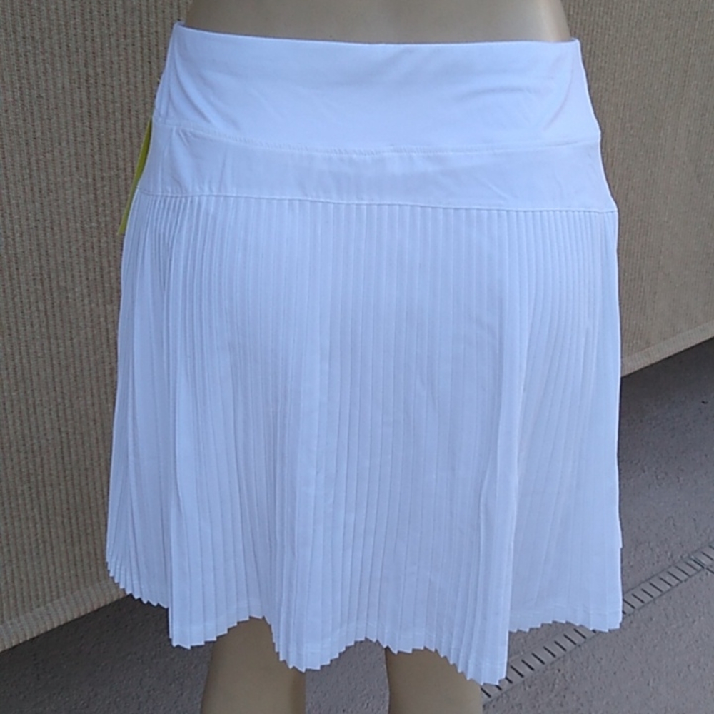 NWT Women's Pleated Skorts All in Motion - Size XXL - Picture 2 of 8
